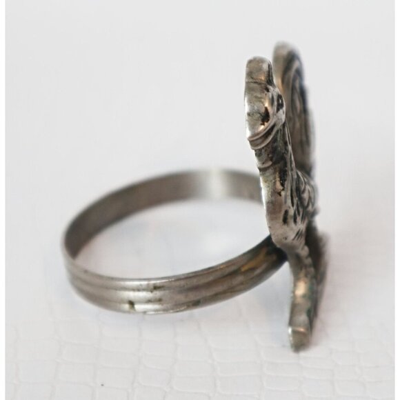 4 Vintage Metal Chicken Napkin Rings, Napkin Holders, Farmhouse Decor - Picture 3 of 4